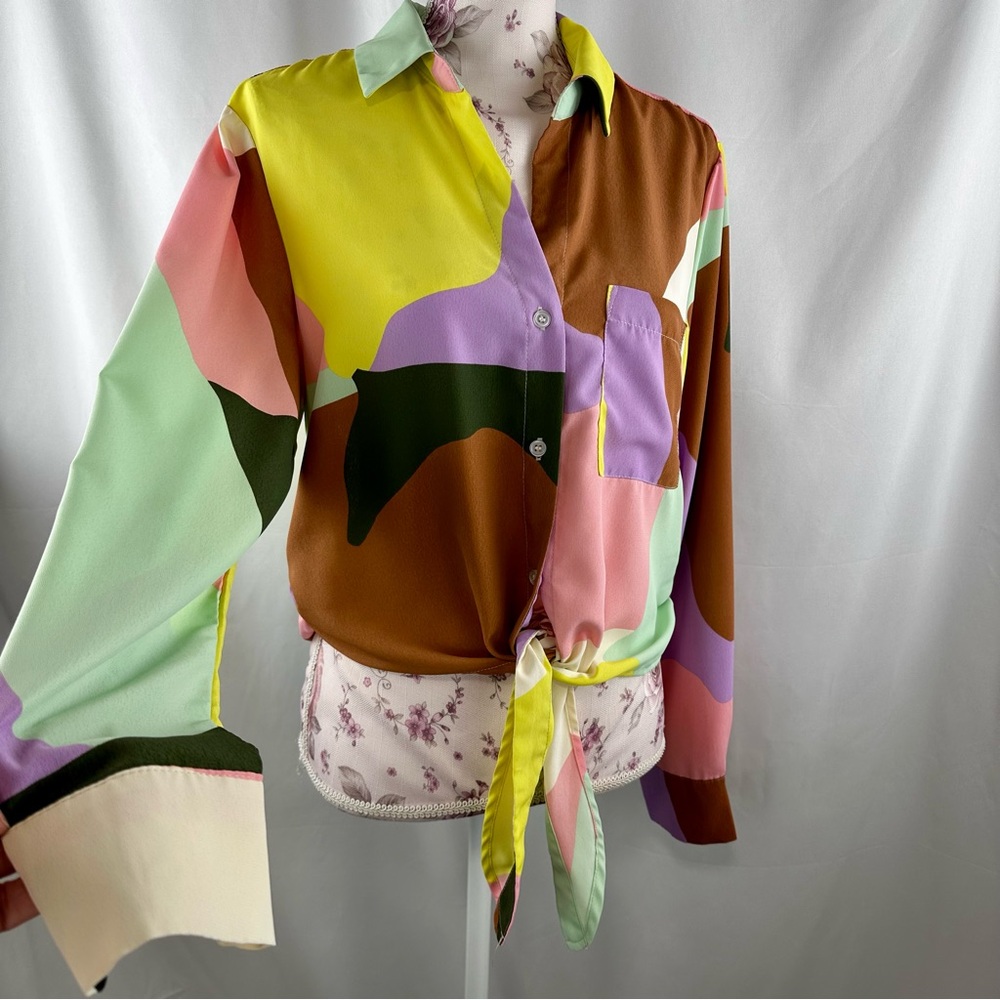 Sanctuary Girlfriend Tie Hem Button-Up Shirt in Multicolor Artist Fie‎ Size M